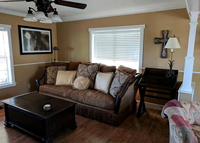 Charming Two-story Ranch With An Outdoor Lounge In Williams, Arizona Holiday home *